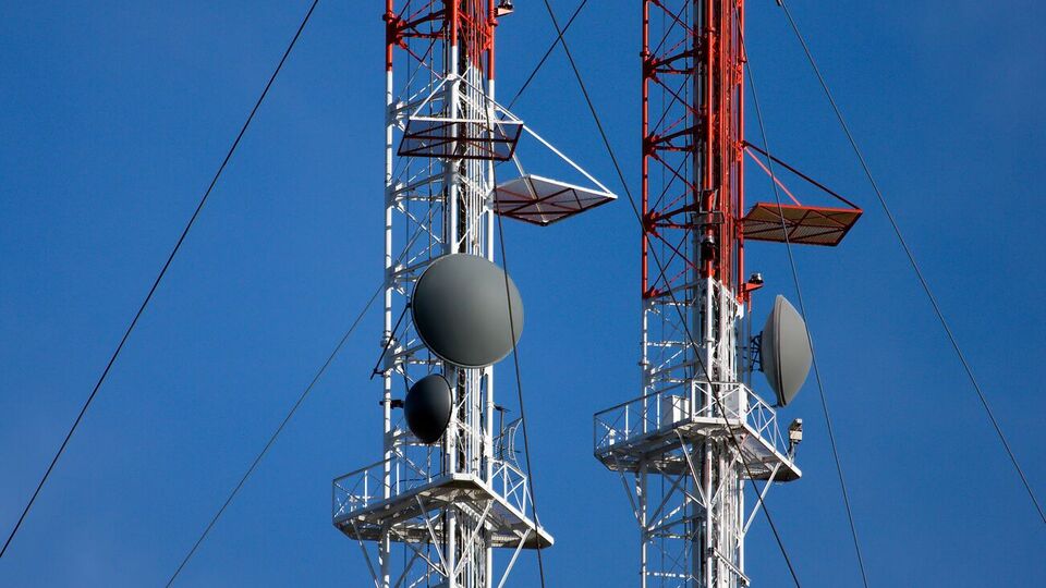 В результате российского артобстрела в Белопольской общине повреждена телевышка, отметили в Сумской ОВА