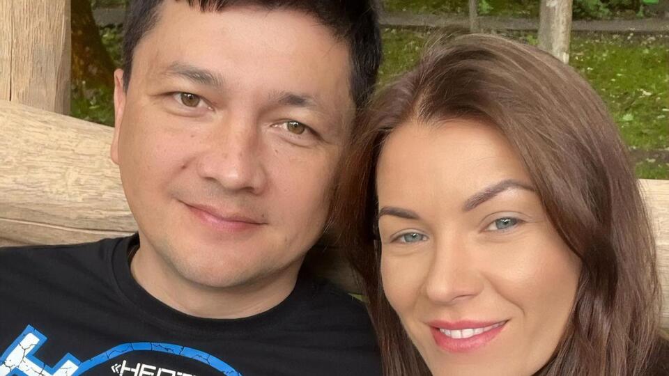 Ким вместе с женой Юлией воспитывает троих детей