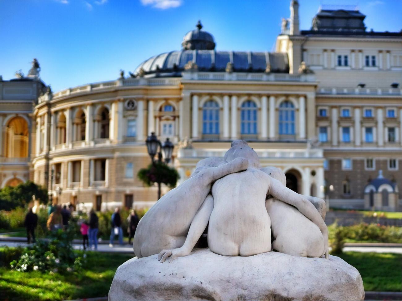 Ограничения ввели в связи с угрозами для жизни людей