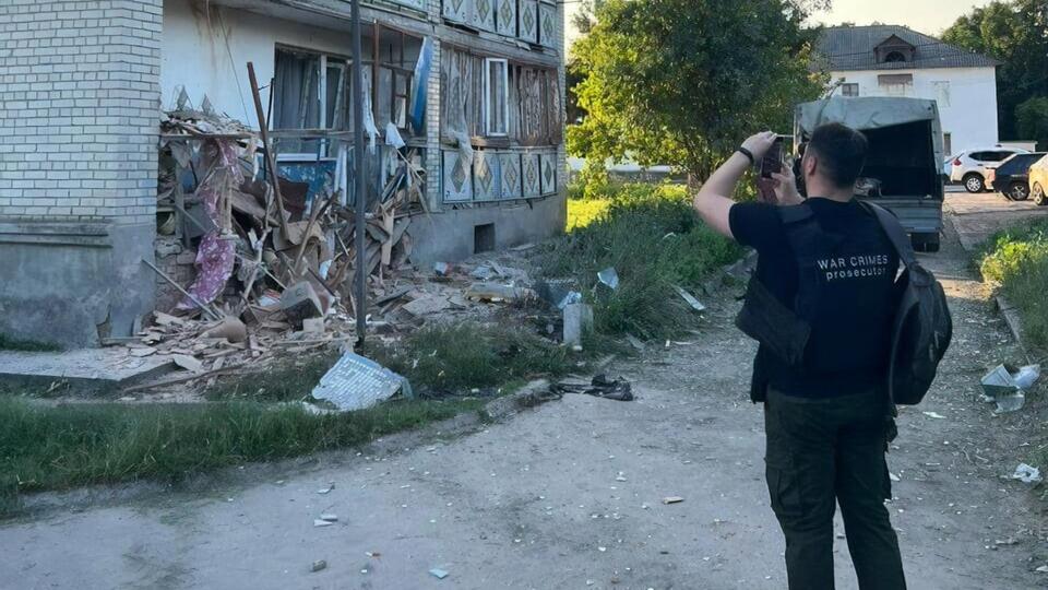 Артилерійського удару окупанти завдали по центру Білопілля, зазначили у прокуратурі