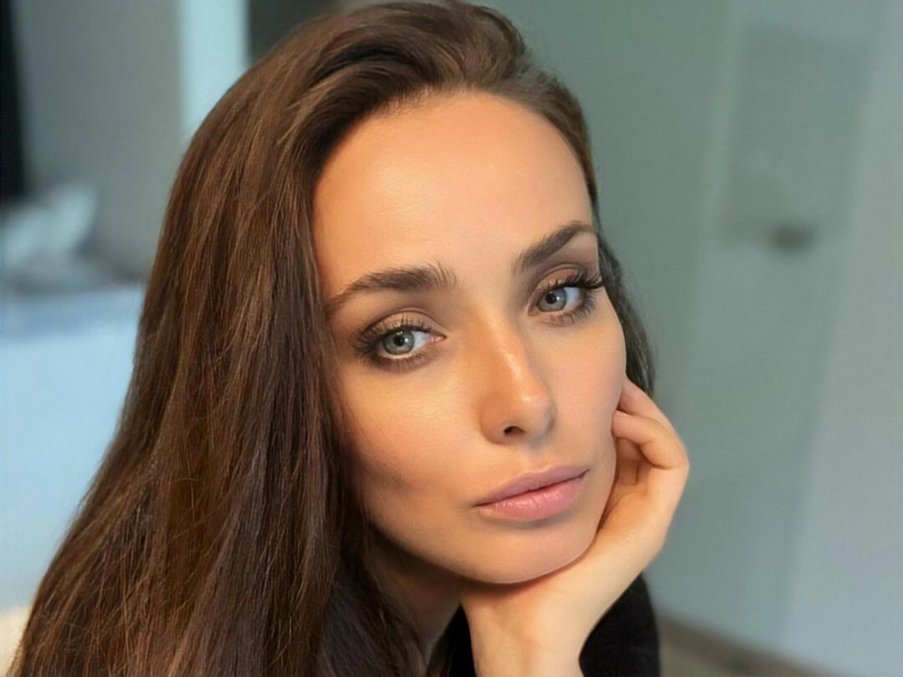 Мишина регулярно занимается в тренажерном зале и соблюдает правила здорового питания