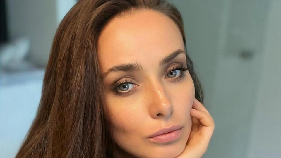 Мишина регулярно занимается в тренажерном зале и соблюдает правила здорового питания