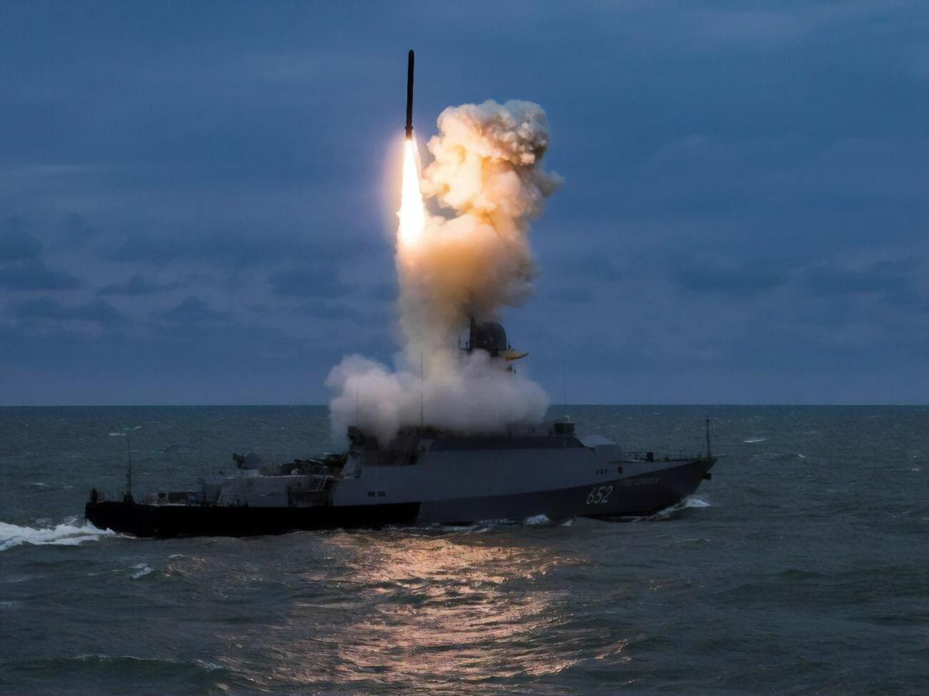 Окупанти можуть запустити "Калібри" із Середземного моря. У Чорному готових до запуску ракет окупантів українські військові не фіксують