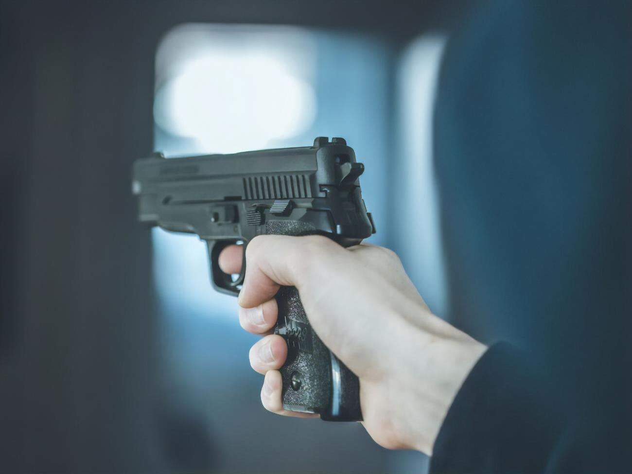 Сотрудник ТЦК открыл стрельбу из стартового пистолета