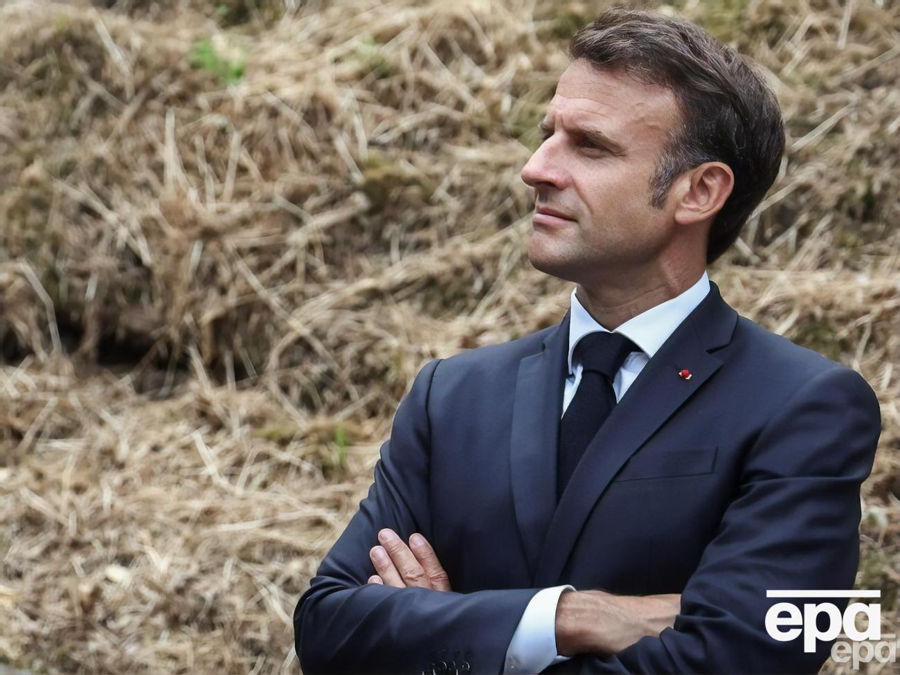 Макрон пил пиво под одобряющие возгласы игроков "Тулузы"