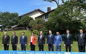 Олександр Кубраков (четвертий праворуч): Є спільне розуміння з державами G7, що підтримка відновлення й розвитку транспортної інфраструктури України тут є фундаментальною