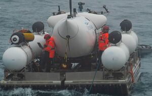 На борту субмарины находится пять человек