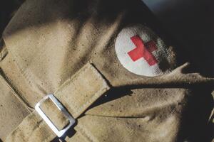 Оккупанты сортируют своих раненых в Розовке, переделав школу под госпиталь