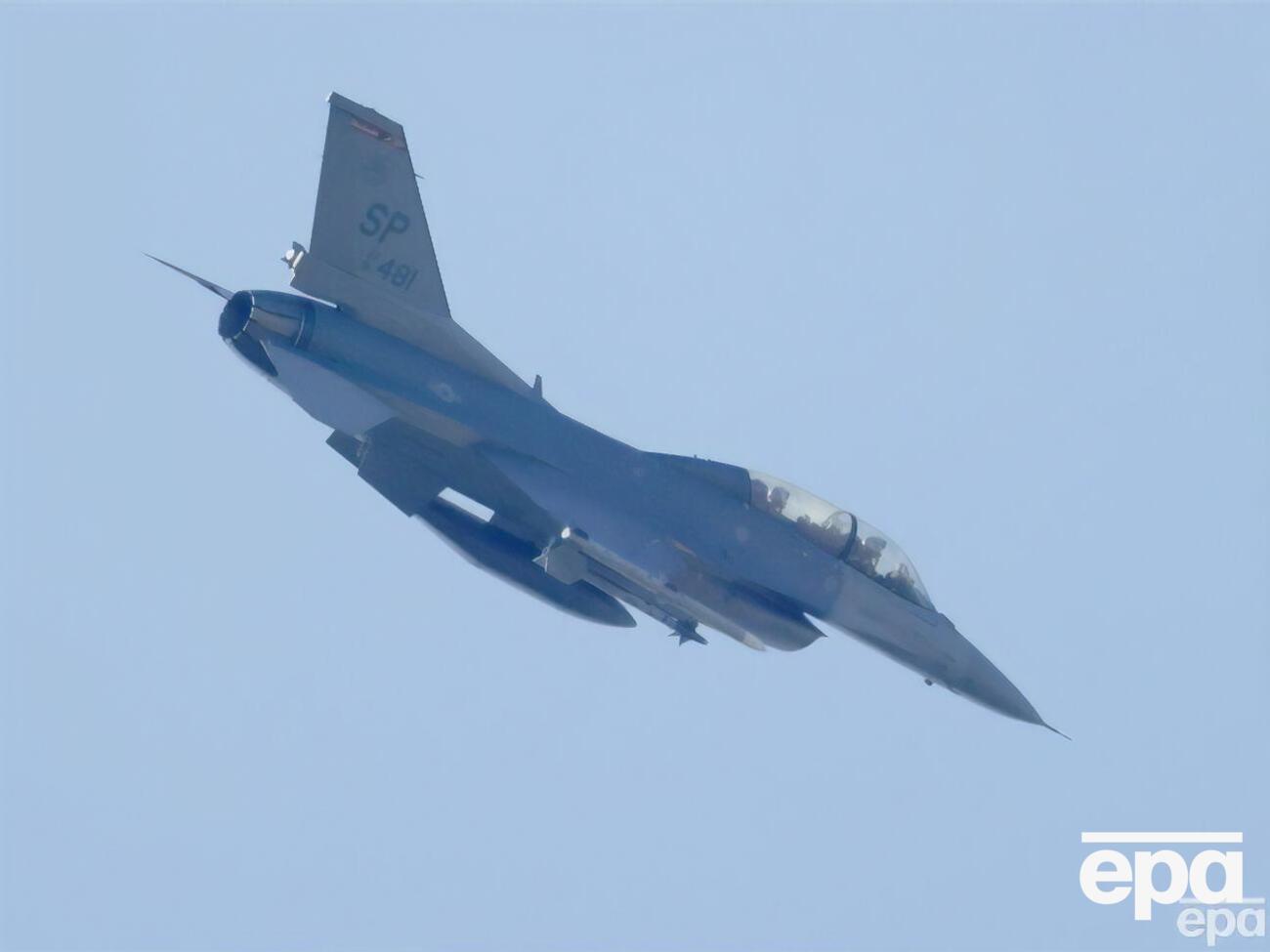 Виробник літаків F-16 готовий навчати українських льотчиків