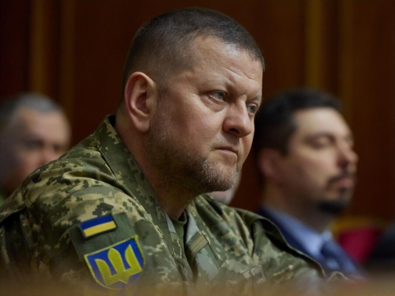 Противник намагається не допустити просування українських підрозділів, зазначив Залужний