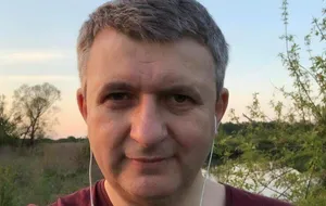 Потрібно допомагати ополченцям звільнити Білорусь від деспотії картопляного куколда Путіна, поки Путін остаточно не анексував Білорусь разом із Лукою, який подихає