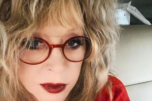 Пугачева обнародовала поэтические строки