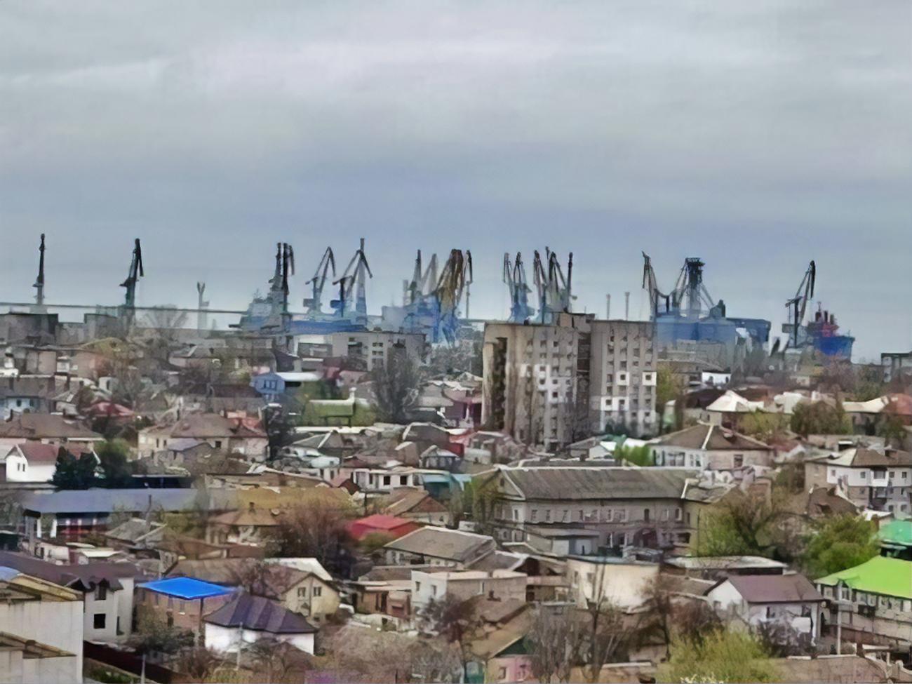 Удень 2 червня в районі порту Бердянськ пролунали вибухи