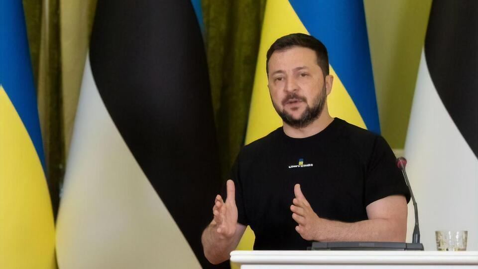 Некоторые страны обсуждают трудности производства боеприпасов для Украины, а с другой стороны, часть из них способствует получению РФ деталей для военной техники – президент