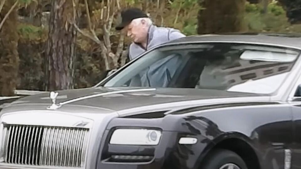 Іванющенко був депутатом від Партії регіонів у Верховній Раді VII скликання