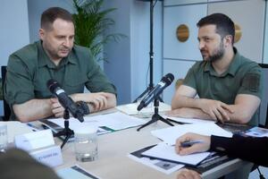 Ермак (слева): Я пришел с этим президентом и с этим президентом уйду