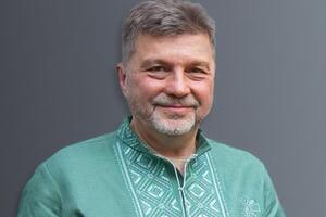 У генерал-майора запасу Поліщука є досвід дипломатичної служби, зазначили у Міноборони України