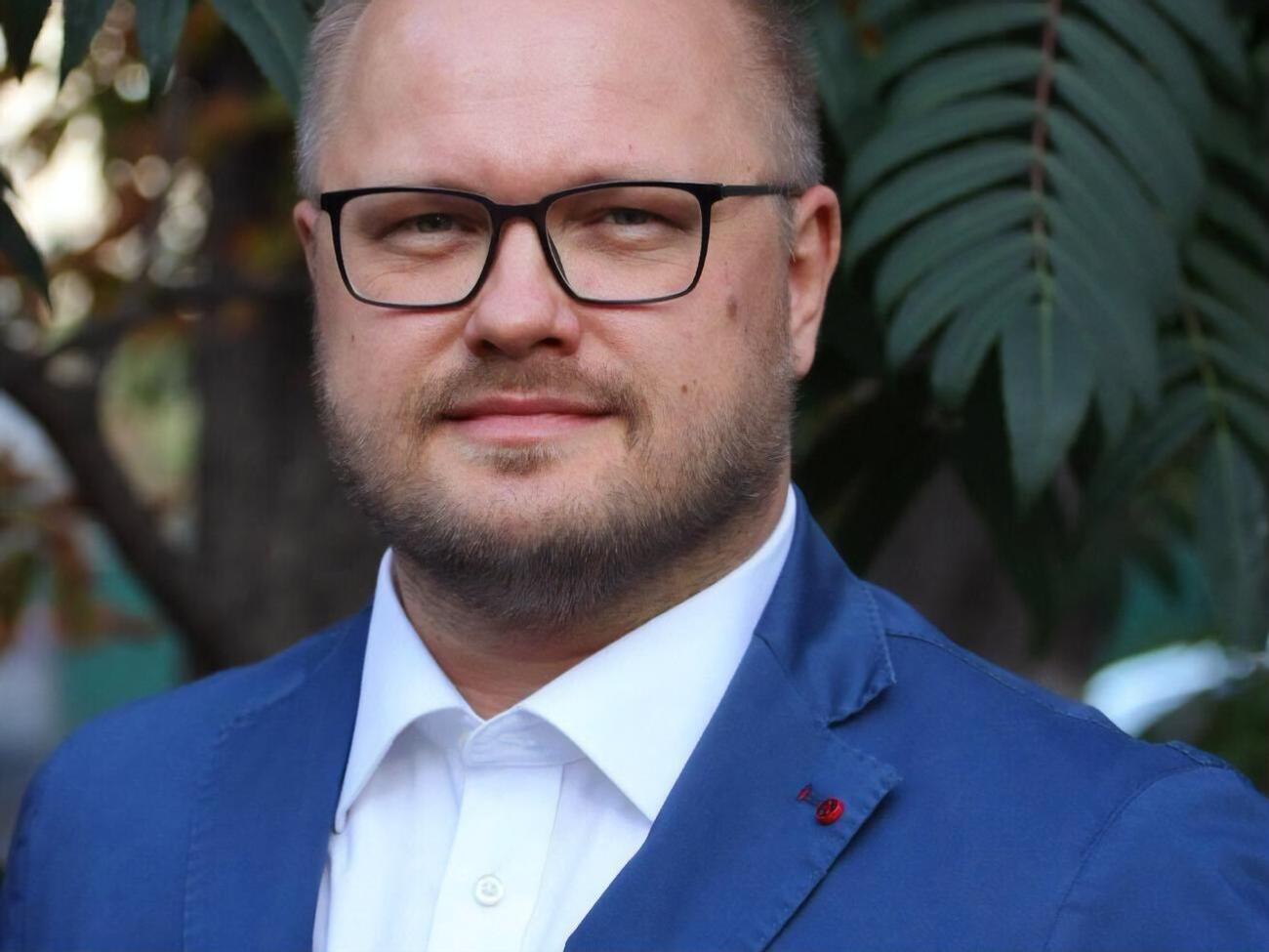 Полюхович раніше був заступником міністра освіти, він історик і дослідник мая