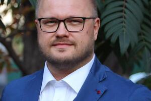 Полюхович раніше був заступником міністра освіти, він історик і дослідник мая