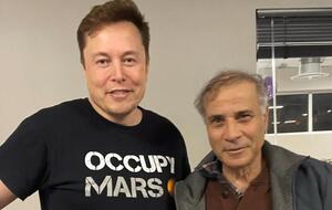 Зубрин (справа) призывал Маска принять приглашение Зеленского посетить Украину