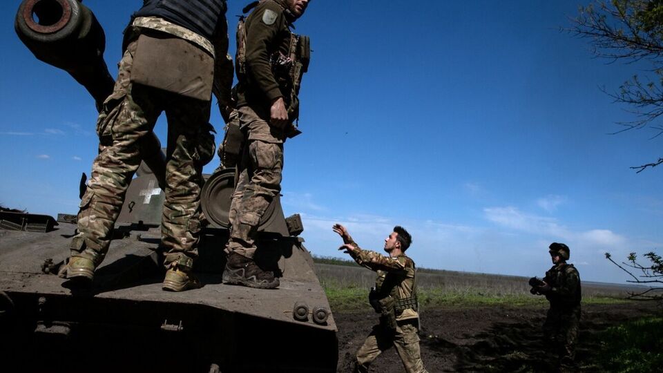 Подразделения ракетных войск и артиллерии ВСУ в течение суток поразили три пункта управления оккупантов