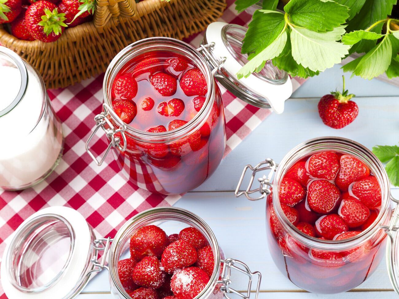 Первое время цвет&nbsp;компота будет не очень ярким