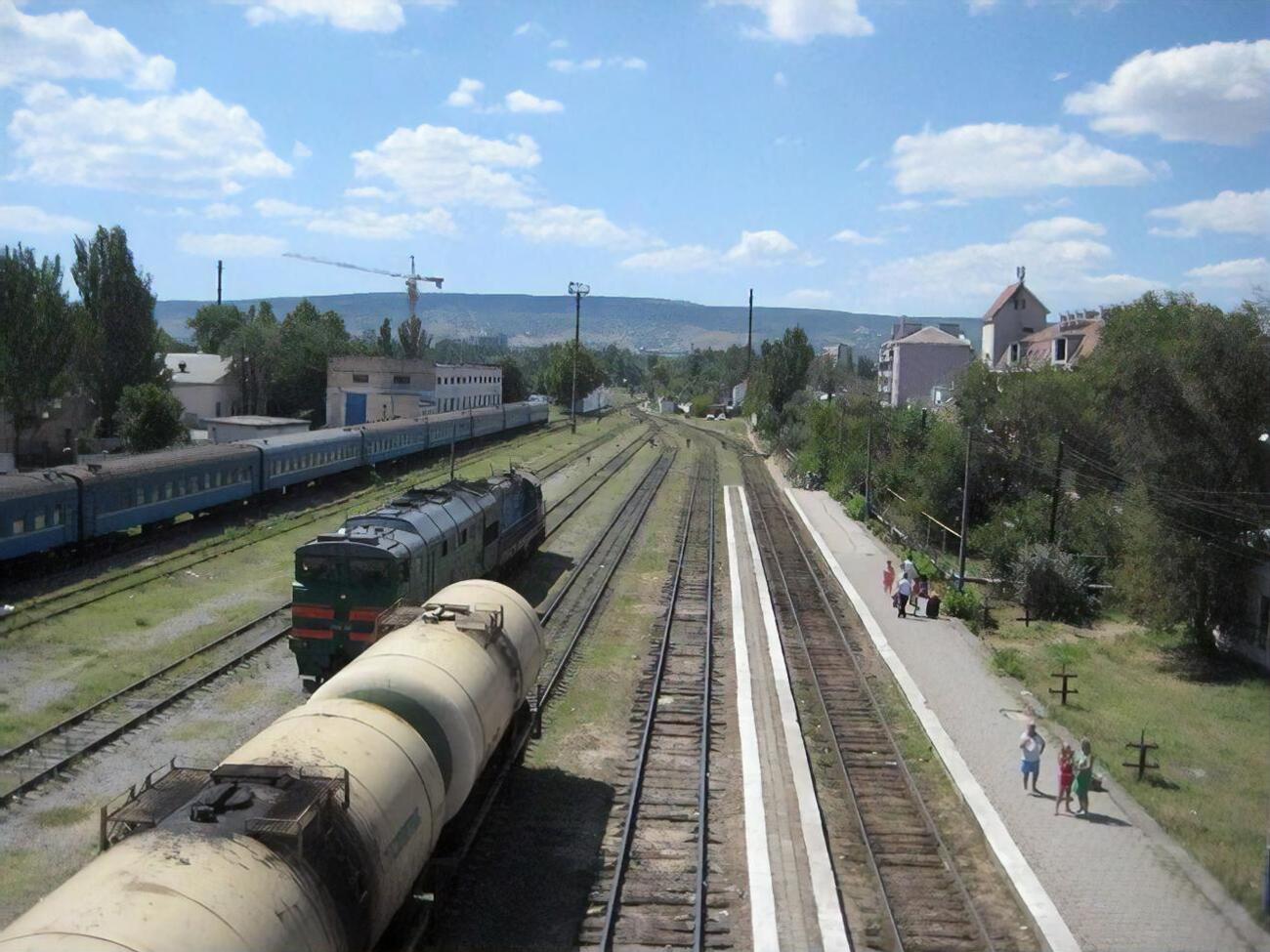 Рух потягів у Феодосійському районі зупинено