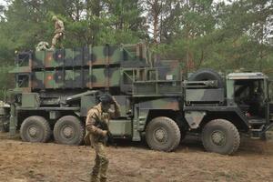 Україна отримала від Німеччини тягачі для танків HX81