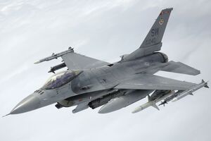 Украина должна получить F-16, отметил Зеленский
