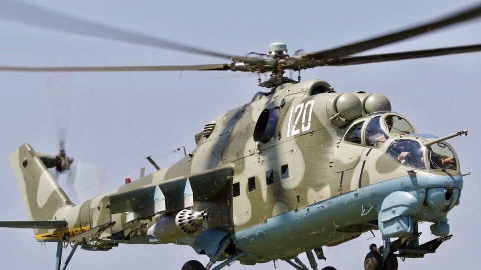 Украинские защитники "приземлили" российский ударный вертолет Ми-24