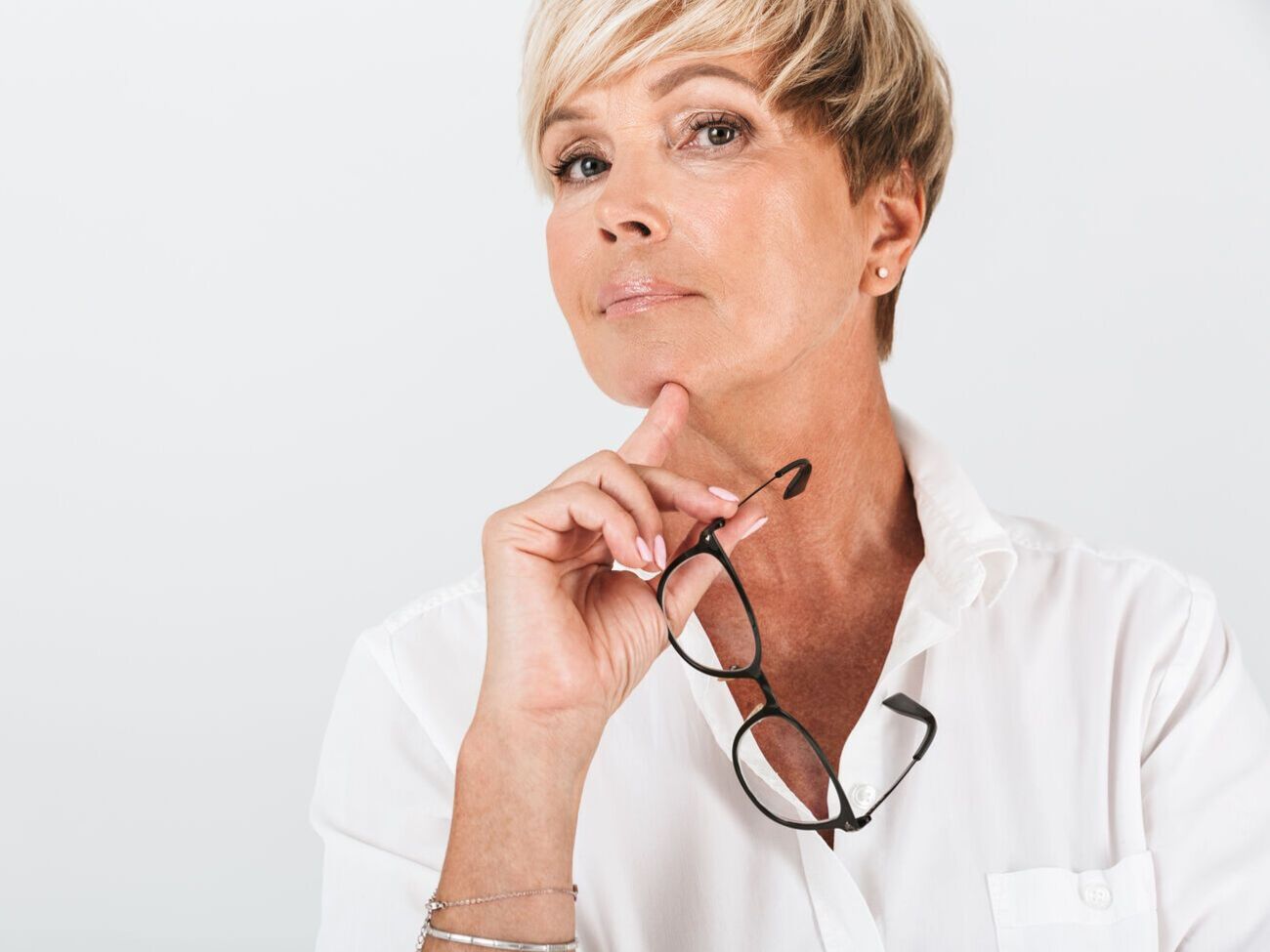 Стрижка пикси может обновить стиль зрелой женщины