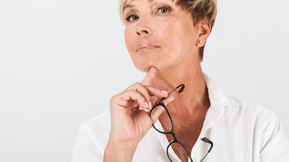 Стрижка пикси может обновить стиль зрелой женщины