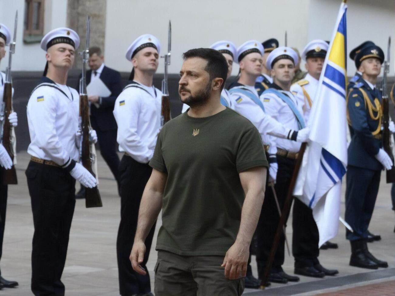 Зеленский:&nbsp;483-й день полномасштабной войны. Именно на нашем государстве сфокусированы глобальные надежды. И наши люди оправдают эти надежды