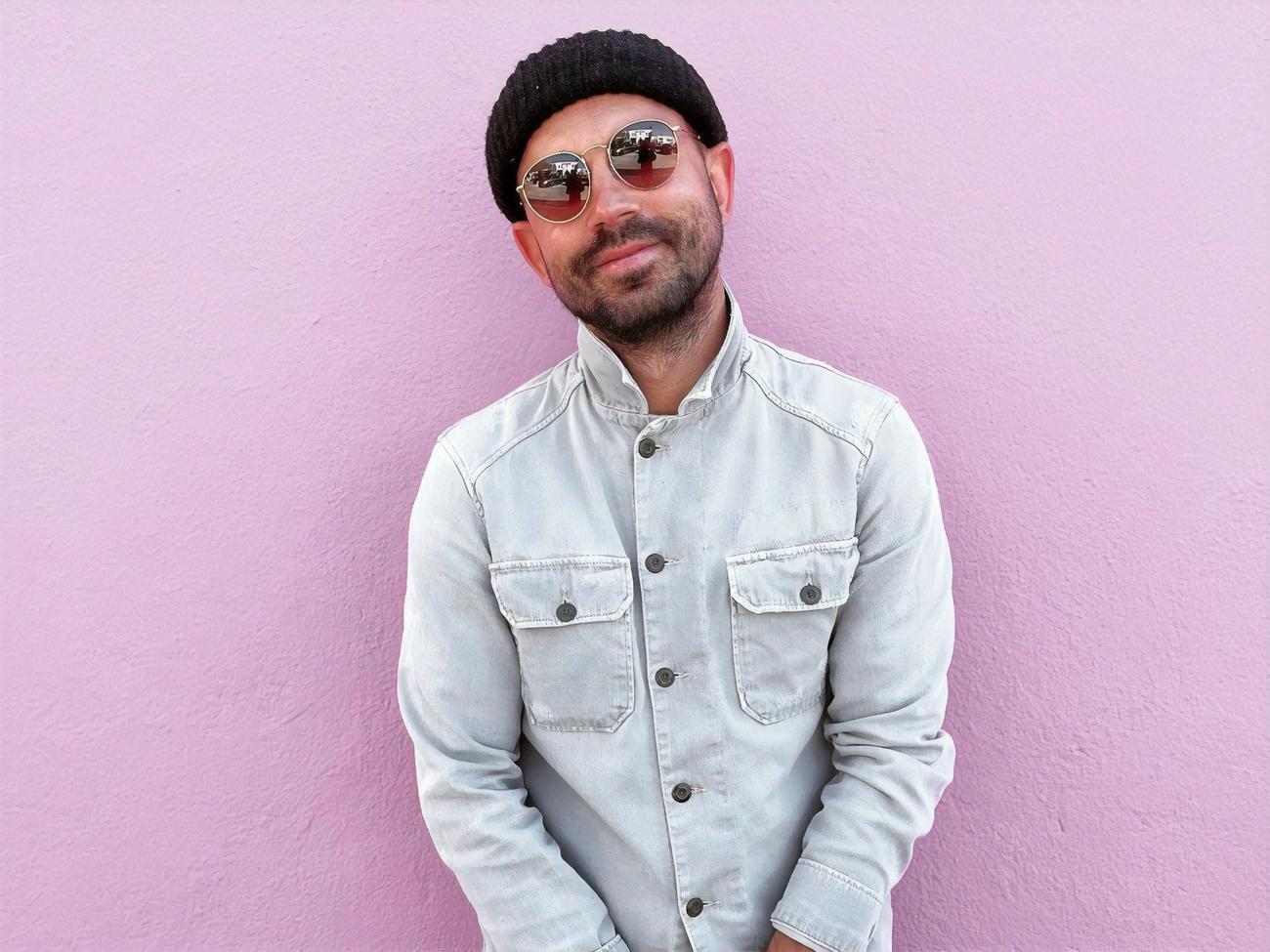 Бедняков родился в&nbsp;1987 году в Мариуполе