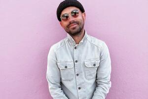 Бедняков родился в 1987 году в Мариуполе