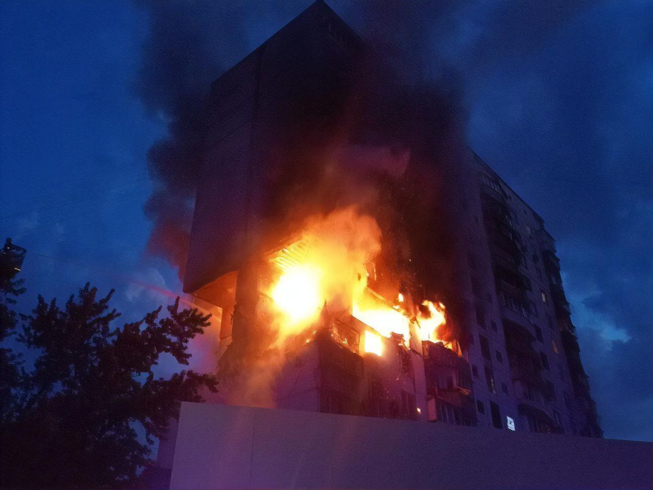 В результате взрыва в киевской многоэтажке разрушены четыре квартиры, повреждены шесть