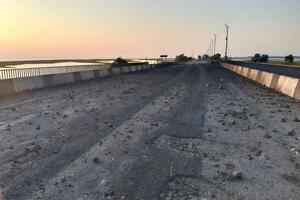 Мост в Крым в Чонгаре поврежден в результате удара