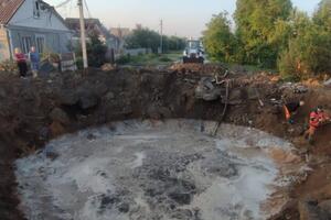 Вирва на місці одного з прильотів під Кривим Рогом