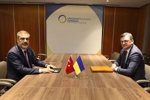 Фидан и Кулеба встретились в Лондоне