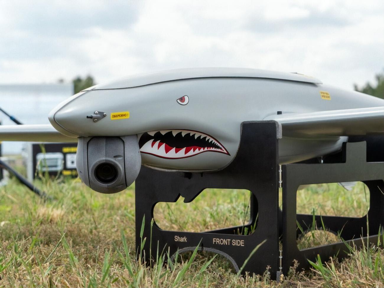 Разведкомплекс "Шарк" корректирует огонь артиллерии, задает цели и фиксирует поражение целей ракетами HIMARS и другими специализированными средствами