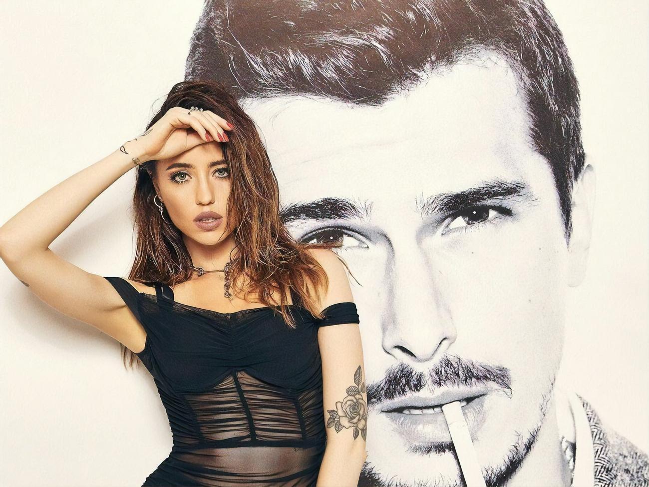 Дорофеева и Позитив с декабря 2010 года по март 2020 года были участниками группы "Время и Стекло"