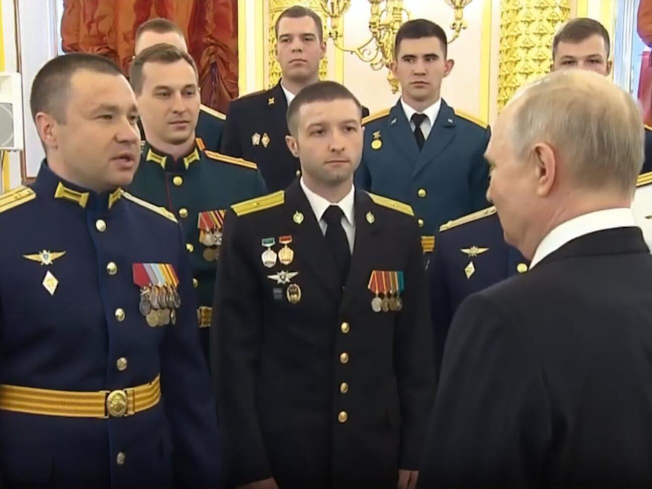 Летчик рассказал Путину стих, в котором присутствовала фраза, якобы сказанная ликвидированным вагнеровцем