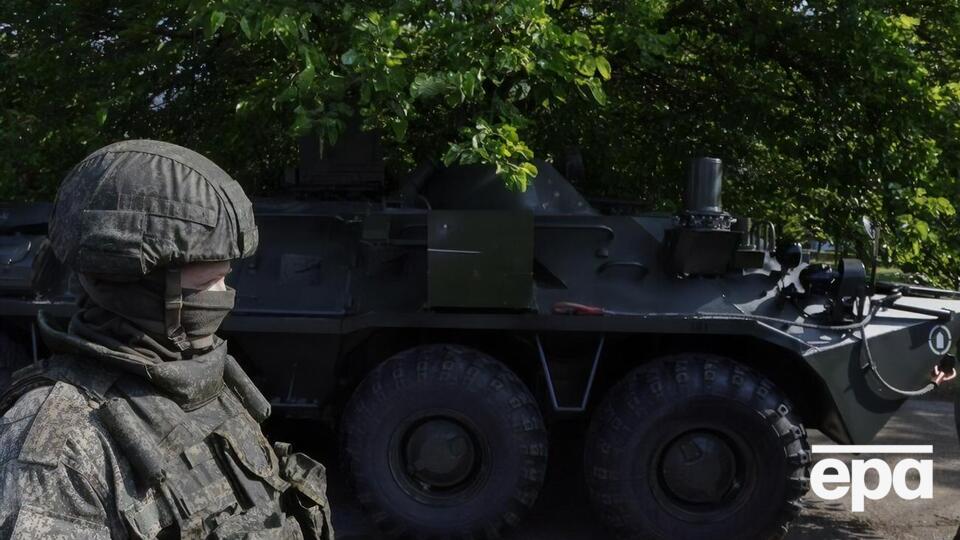 На блокпостах временно оккупированного Токмака российские военные останавливают людей, отметил Федоров
