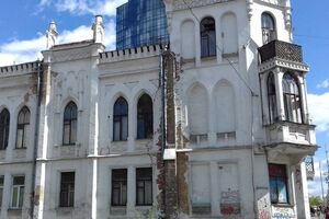 Якщо садибу не реставрувати, за три роки вона буде зруйнована остаточно, пише Delo.ua