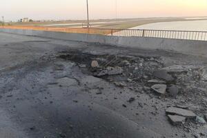 Повреждение моста создало транспортные проблемы для оккупантов