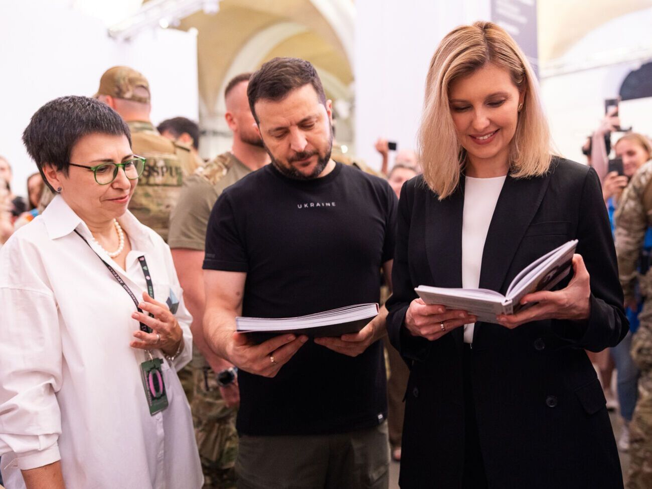 За словами дружини президента, вони із чоловіком відвідали виставку з особливим відчуттям