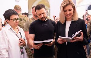 За словами дружини президента, вони із чоловіком відвідали виставку з особливим відчуттям