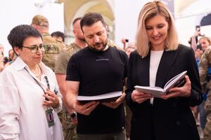 За словами дружини президента, вони із чоловіком відвідали виставку з особливим відчуттям