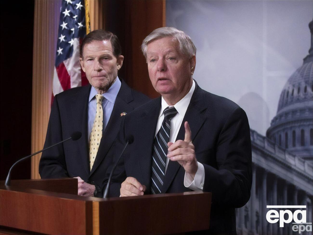 Блюменталь&nbsp;(слева) и&nbsp;Грэм (справа) провели брифинг&nbsp;по поводу российской ядерной угрозы&nbsp;