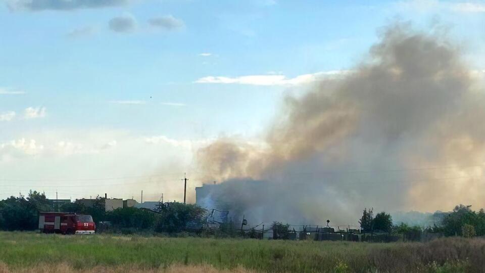 Російські військові влучили по житлових кварталах населених пунктів і будівлях двох заводів області